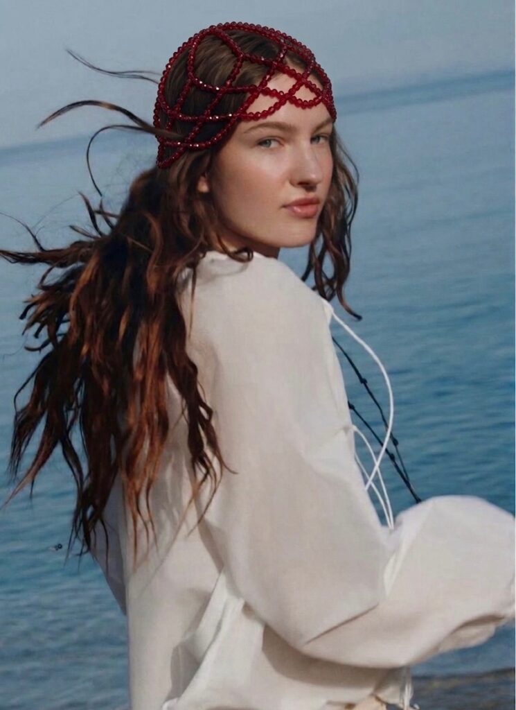 Carmín Mesh Hat